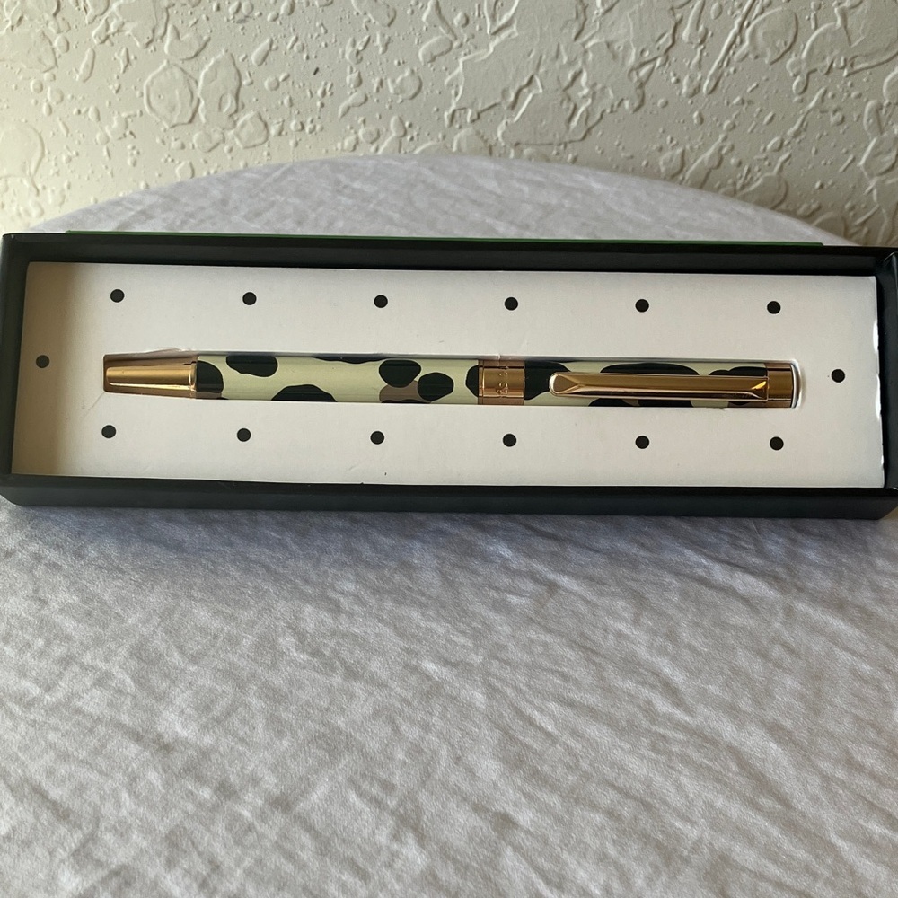 Kate Spade: Gold Tone Animal Print Black Ink Pen